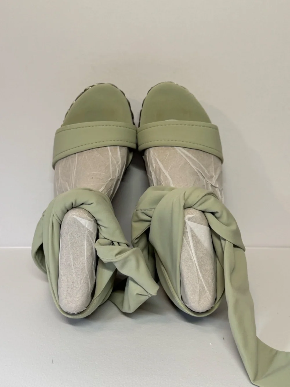 Donald J Pliner NELA Crepe Elastic Wedge Sandals 6M Leather Sole Platform Heels